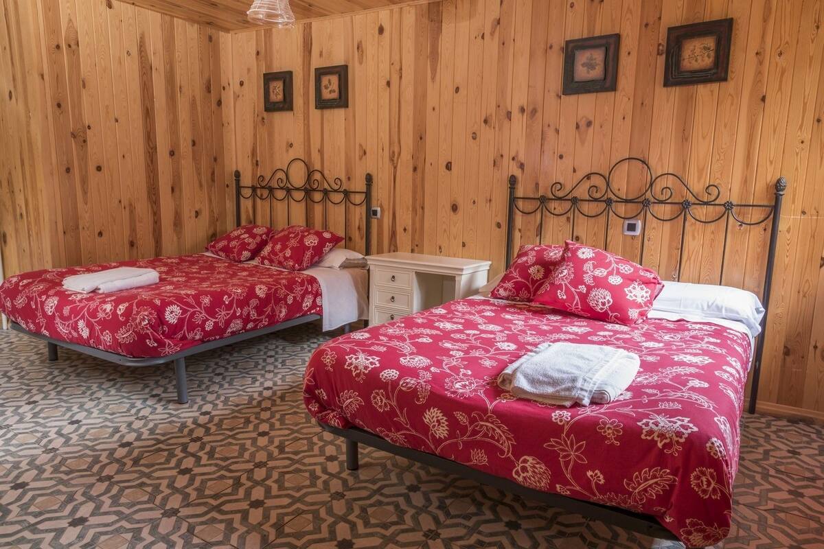 Perhebungalow | Vauvansängyt, lisävuoteet, ilmainen Wi-Fi, yksilöllisesti sisustettu