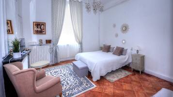 Deluxe tweepersoonskamer | Luxe beddengoed, individueel gedecoreerd, individueel gemeubileerd