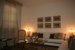 Fernseher, Kamin, DVD-Player, Tischtennisplatte