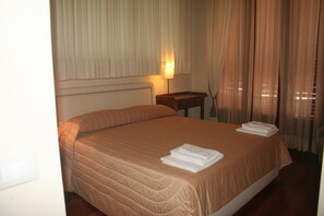 6 chambres, fer et planche à repasser, Wi-Fi gratuit, draps fournis