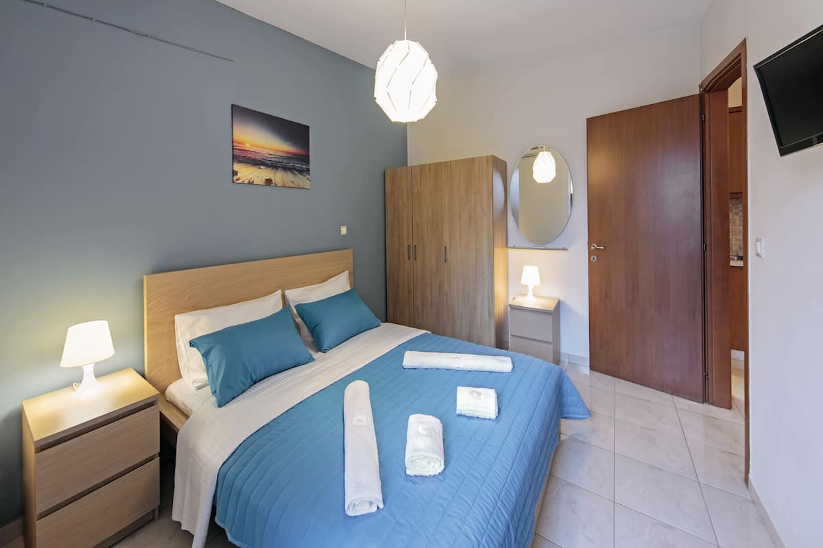 Comfort Apartment, Multiple Beds, Courtyard View, Beachside | 1 bedroom, blackout drapes, iron/ironing board, free cribs/infant beds