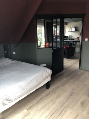 1 slaapkamer, een strijkplank/strijkijzer, gratis wifi