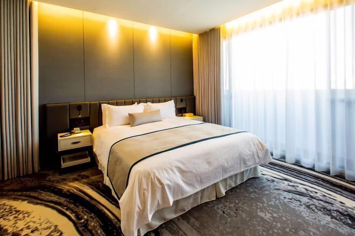In-room safe, desk, laptop workspace, blackout drapes