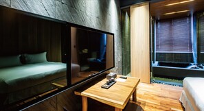 Habitación doble Deluxe, 1 cama Queen size, para no fumadores | Caja de seguridad en la habitación y escritorio