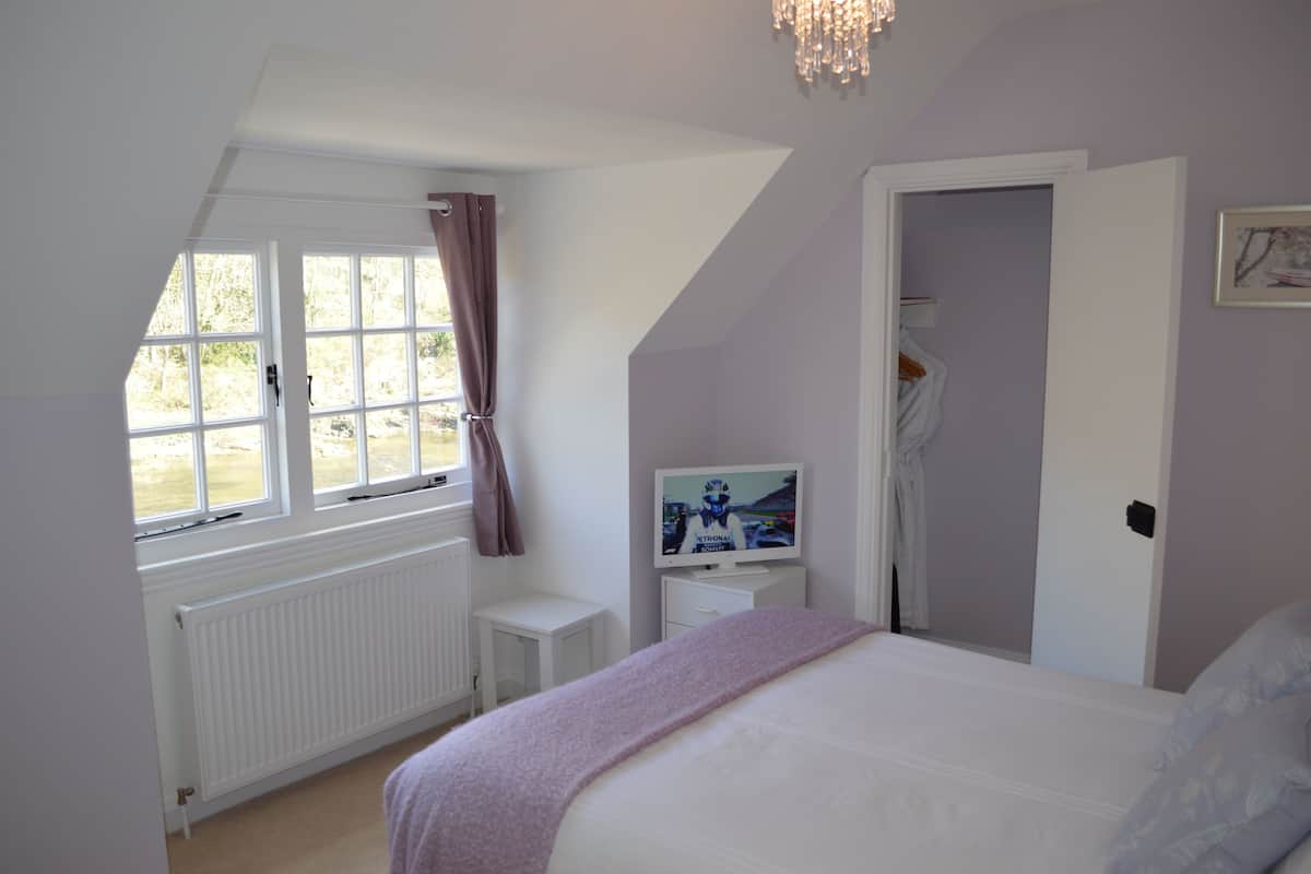 Premier Double Room, 1 Double Bed, Ensuite, River View | 1 bedroom, Egyptian cotton sheets, premium bedding