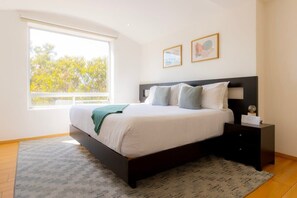 2 bedrooms, desk, iron/ironing board, travel crib