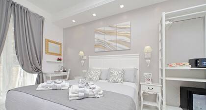 Roman Holiday Charming