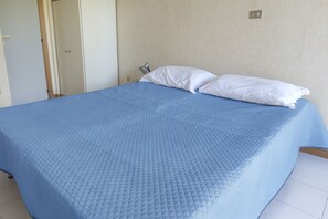 1 chambre, literie fournie