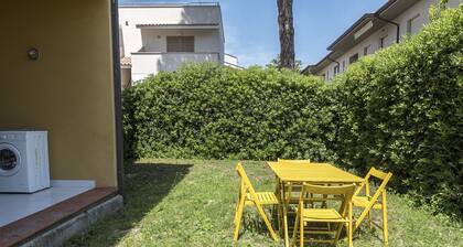 M053 - Marcelli, two-room apartment with garden 100 meters from the sea