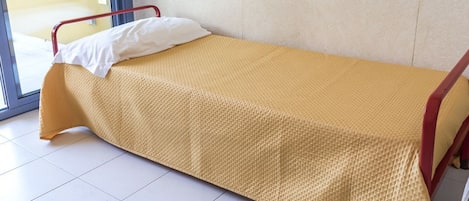 1 chambre, literie fournie