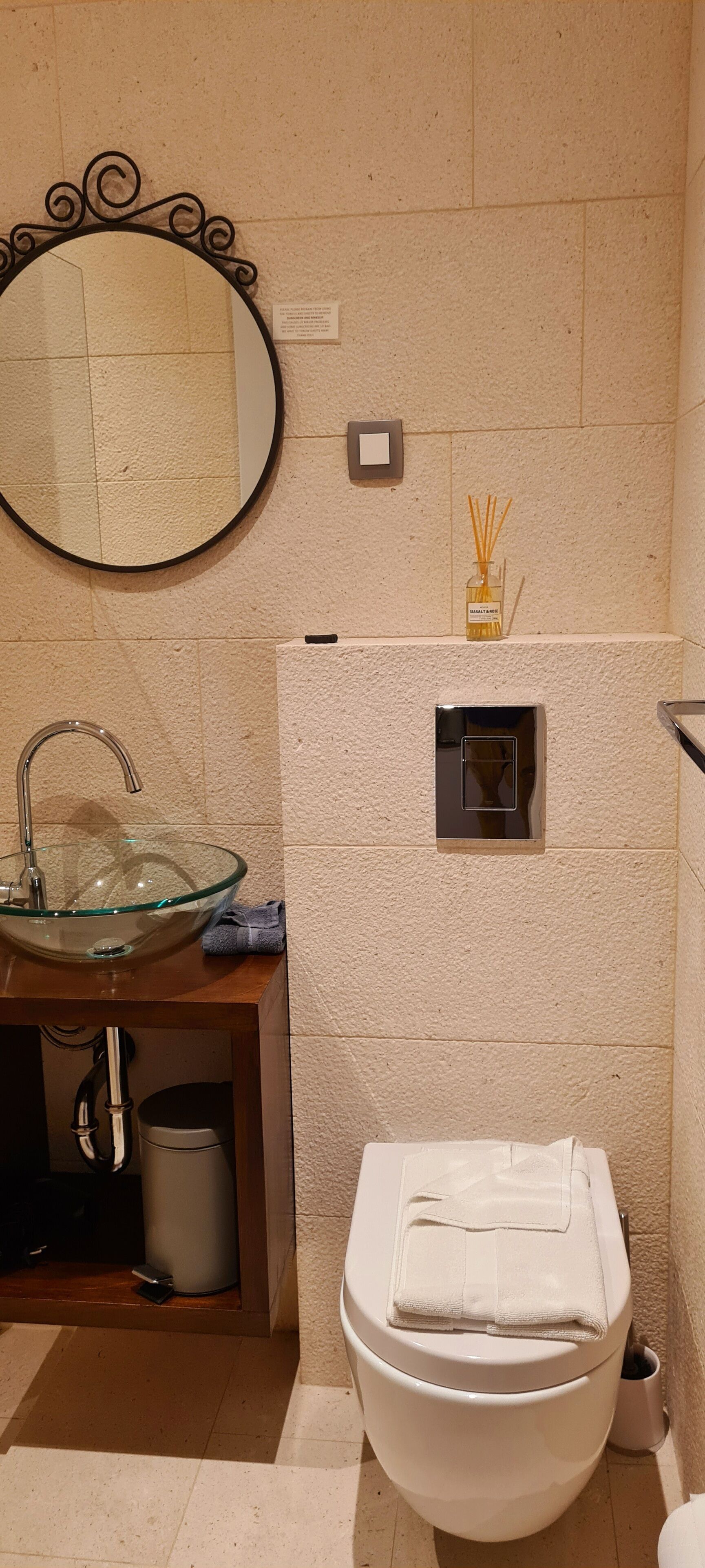 comfort room, city view | bathroom | shower, free toiletries, hair dryer