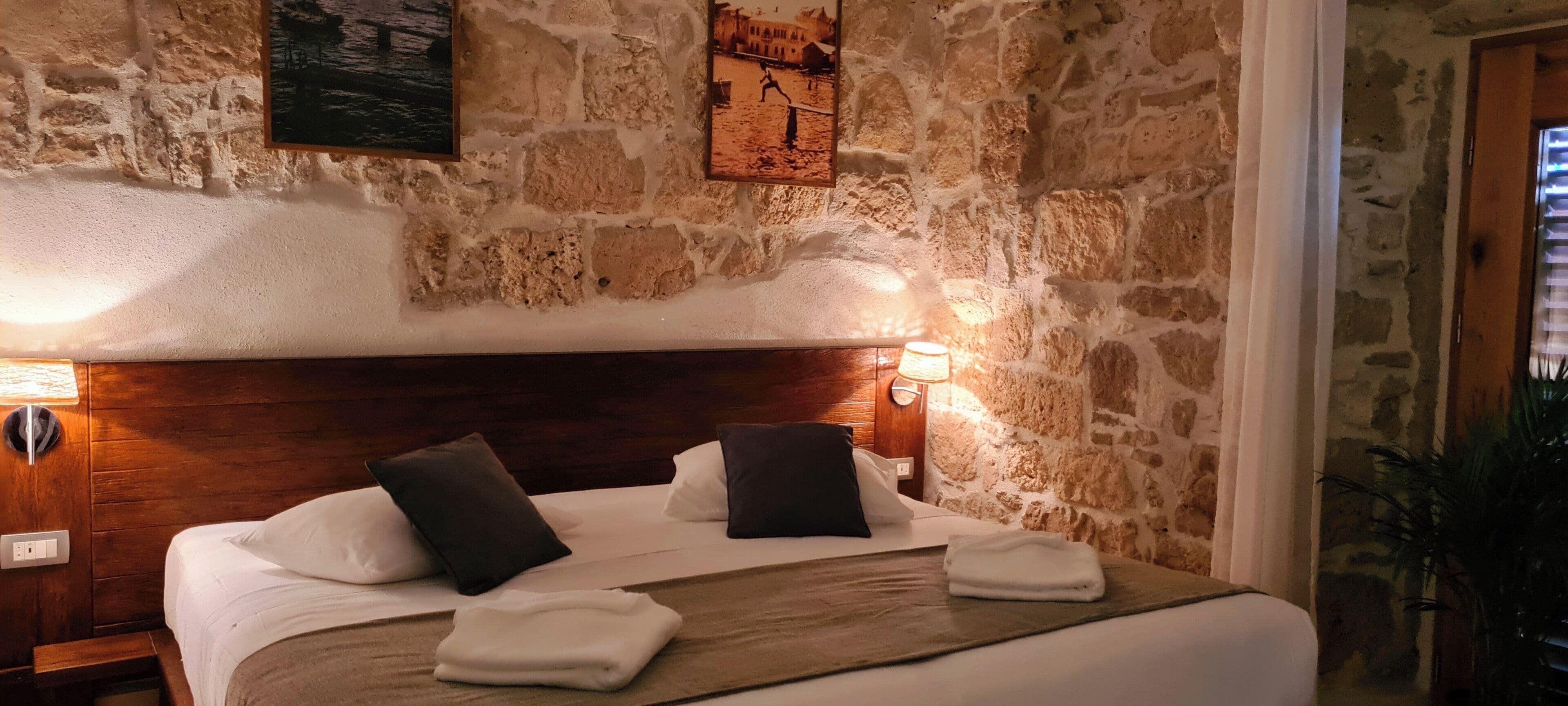 deluxe triple room | minibar, in-room safe, individually decorated, individually furnished