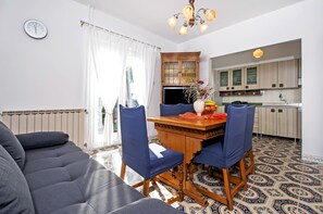 Apartment | In-room dining