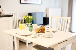 In-room dining - Kraków Apartments - Solna Studio (Kraków)