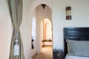 Deluxe Villa, 3 Bedrooms, Non Smoking, Garden View | Individually decorated, individually furnished, blackout curtains