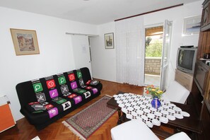 Apartment, 1 Bedroom | Living room | Flat-screen TV - Apartments Monpeloso (Rovinj)