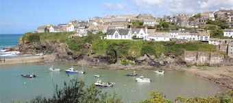 White Pebble Cottage, popular village - Port Isaac