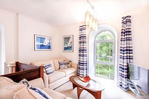 TV, foosball, books - Organ Loft, North Coast & moorland on the doorstep (England)