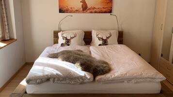 1 bedroom, travel crib, free WiFi, bed sheets