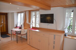 1 bedroom, travel cot, free WiFi, bed sheets - Cozy beautiful 1 room apartment top location (Grindelwald)
