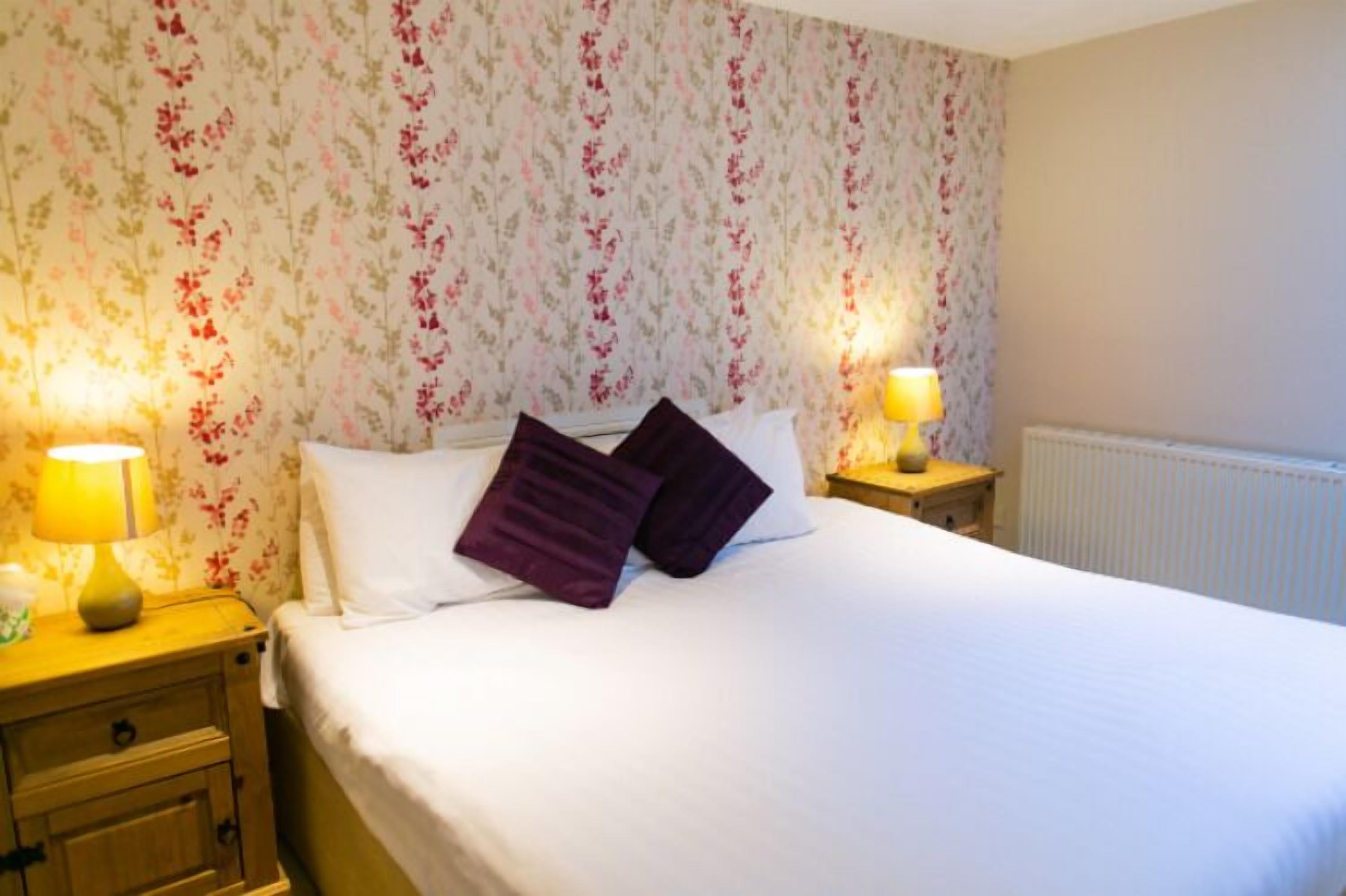 Double or Twin Room (Velux Only, No Window) | Iron/ironing board