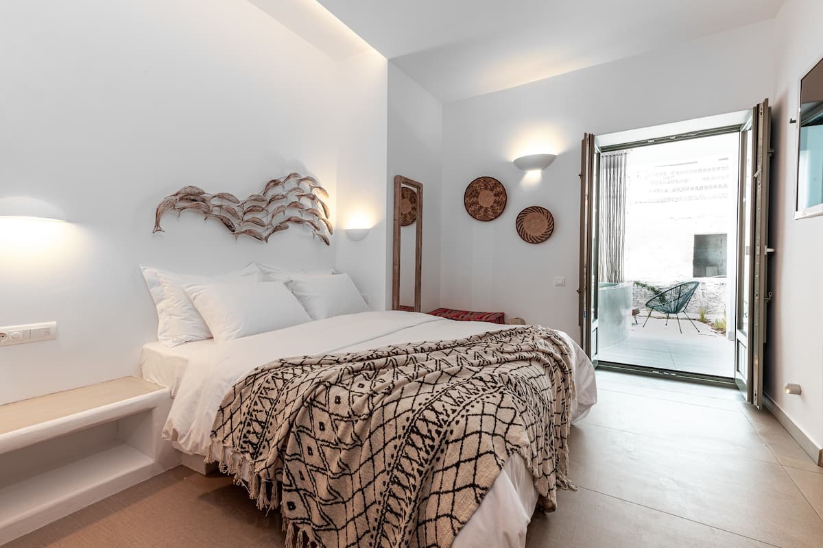 Honeymoon-Suite, Whirlpool (Outdoor - Street View) | 1 Schlafzimmer, hochwertige Bettwaren, Minibar, Zimmersafe