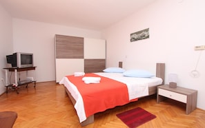 Iron/ironing board, free WiFi, bed sheets - Apartments Nadia (Medulin)