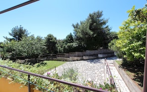 Apartment, 4 Bedrooms, Balcony, Sea View | Garden view