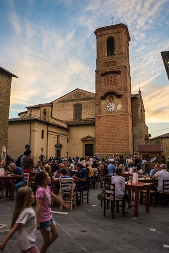 Villa Giulia a Bettona , Perugia , con Piscina e Campo da Tennis