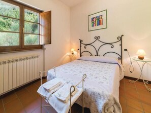 4 dormitorios, tabla de planchar con plancha, wifi y ropa de cama