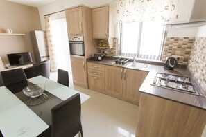Comfort-Apartment, 2 Schlafzimmer, Strandblick | Eigene Küche | Großer Kühlschrank, Mikrowelle, Ofen, Herdplatte