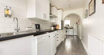 Wharfinger, views of Bude canal, sea and beaches