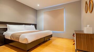 3 bedrooms, in-room safe, iron/ironing board, travel crib