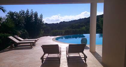 Villa avec piscine et jacuzzi vue mer Ă 5min de la plage