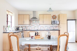 Fridge, microwave, oven, dishwasher - Meadowside, far reaching views over St Ives Bay (Camborne)