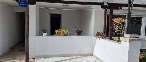 Apartment | Terrace/patio