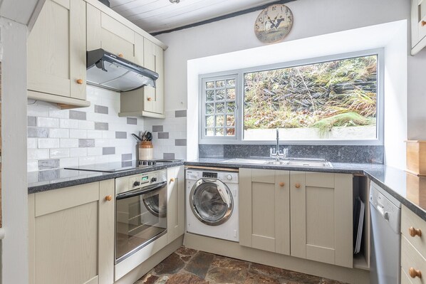 Fridge, microwave, oven, dishwasher