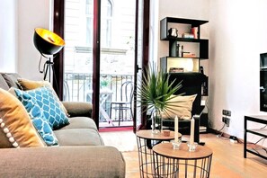 Living area - La Rambla spacious 3BR monthly rental - Parsifal (Barcelona)