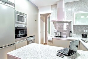 Private kitchen - La Rambla spacious 3BR monthly rental - Parsifal (Barcelona)