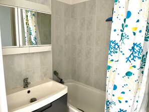 Bathroom - Cozy 2-room apartment in Sète, near beach with parking (Sète)