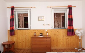 Studio, Terrace | Living area | 40-inch flat-screen TV with satellite channels, TV - Studio Pupa (Rovinj)
