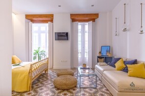 Fer et planche à repasser, accès Internet, draps fournis