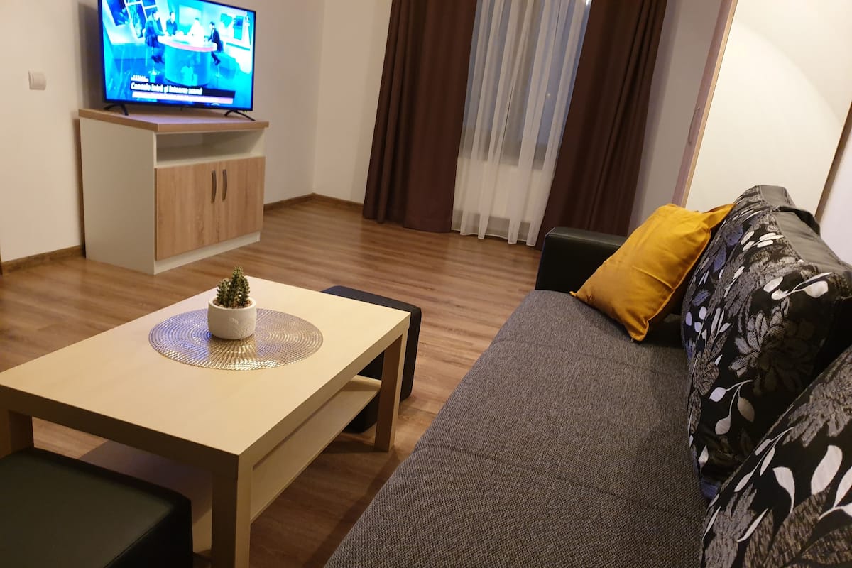 35-cm flat-screen TV with cable channels, TV
