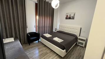 Double Room | Soundproofing, free WiFi, bed sheets