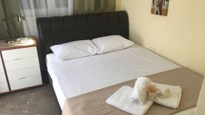Appartement, 2 chambres, balcon, vue sur la montagne | 2 chambres, accès au Wi-Fi (inclus), literie fournie