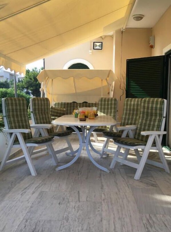 Apartment, 2 Bedrooms, Balcony, Mountain View | Balcony