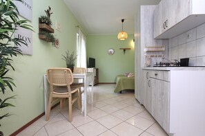 Studio | Private kitchen | Fridge, stovetop, coffee/tea maker, electric kettle