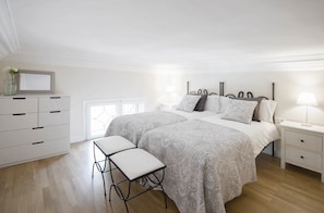 3 bedrooms, iron/ironing board, free WiFi, bed sheets - 3 bedroom apartment Carrer Valencia-You Stylish (Barcelona)
