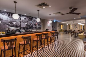 Bar (en la propiedad)