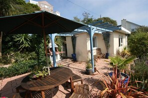 Outdoor dining - Anchors Away, 2 min walk to Downderry beach (Downderry)